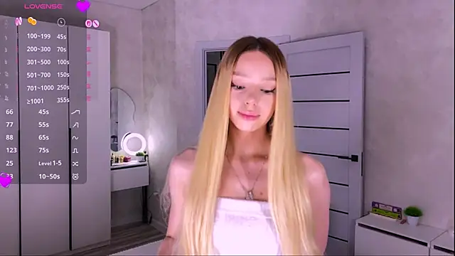 Mooniesiesita online show from 11, 7, 2026