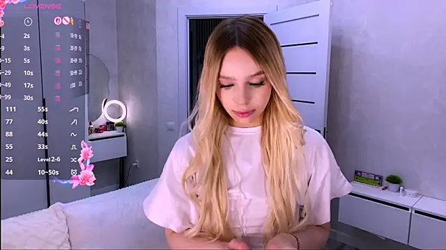 Mooniesiesita online show from 15, 6, 2026
