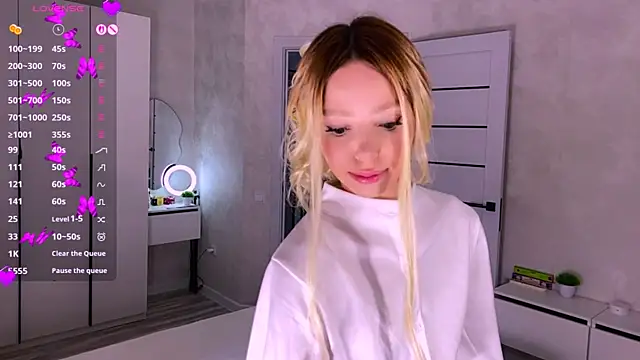 Mooniesiesita online show from 22, 7, 2026