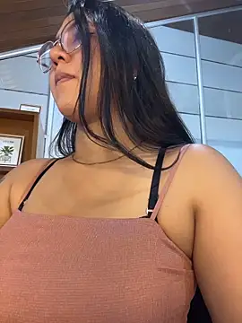 Snapshot of Chloe_Thomsoon_ chatting on 28, 5, 2026 Chloe Thomsoon online show from 28, 5, 2026