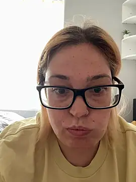 Snapshot of SecretRavenXO chatting on 29, 5, 2026 SecretRavenXO online show from 29, 5, 2026