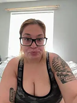 Snapshot of SecretRavenXO chatting on 24, 5, 2026 SecretRavenXO online show from 24, 5, 2026