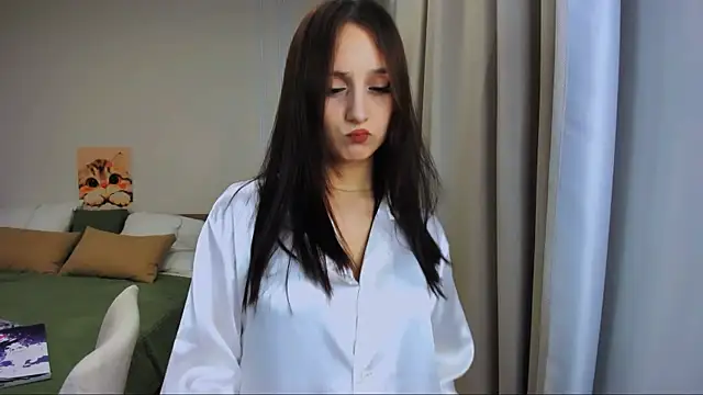 JulietteMonli online show from 7, 7, 2026