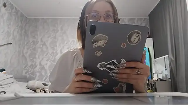 MyungWormington online show from 25, 4, 2026