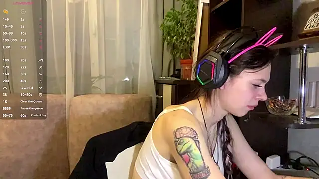 Snapshot of TuZezima chatting on 22, 5, 2026 TuZezima online show from 22, 5, 2026