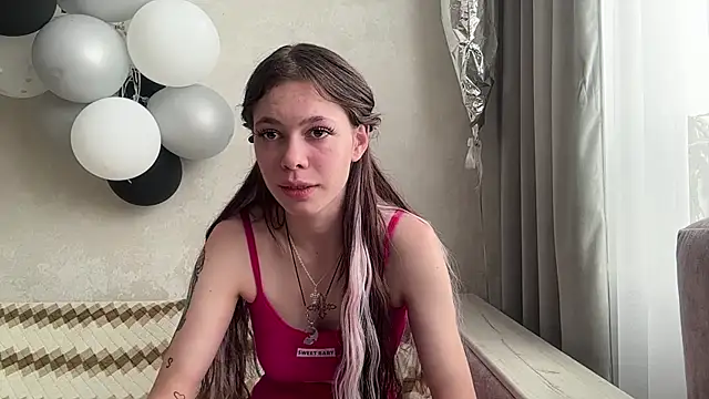 Snapshot of TuZezima chatting on 15, 6, 2026 TuZezima online show from 15, 6, 2026