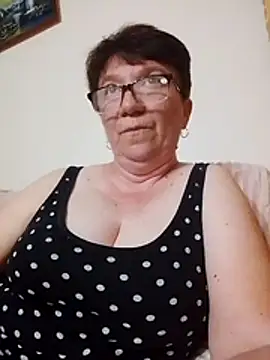 Snapshot of KetQueen101 chatting on 16, 6, 2026 KetQueen101 online show from 16, 6, 2026
