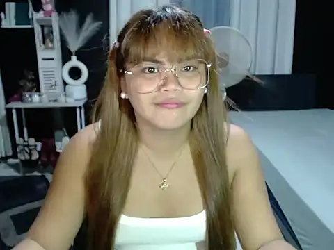Snapshot of Kendallfoxx chatting on 26, 5, 2026 Kendallfoxx online show from 26, 5, 2026