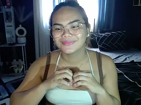 Snapshot of Kendallfoxx chatting on 9, 5, 2026 Kendallfoxx online show from 9, 5, 2026