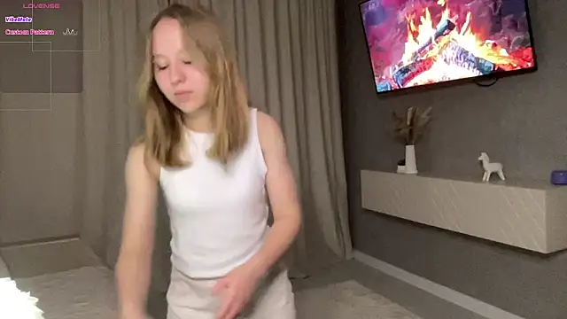 cindy softluv  online show from 26, 4, 2026