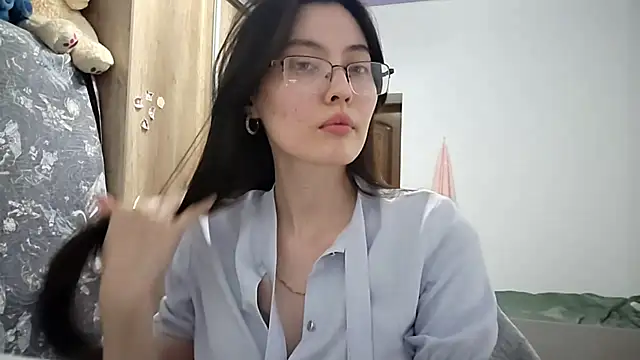 AshleyTropiano online show from 6, 5, 2026