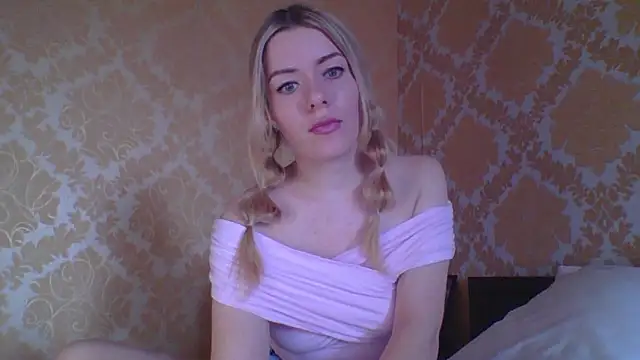 Softy Aura  online show from 14, 5, 2026