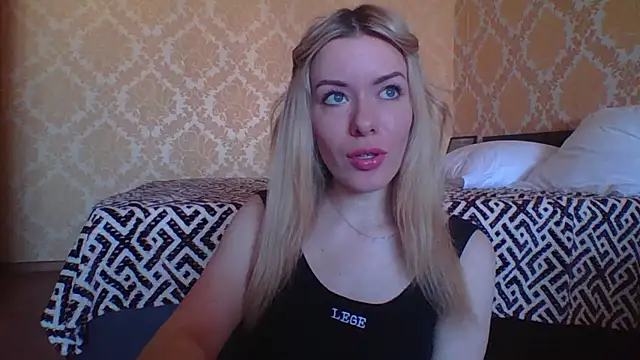 Softy Aura  online show from 5, 5, 2026