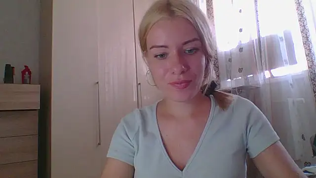 Snapshot of Softy_Aura_ chatting on 4, 8, 2026 Softy Aura online show from 4, 8, 2026