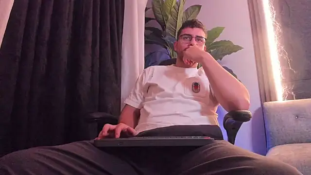 chris gold  online show from 23, 4, 2026