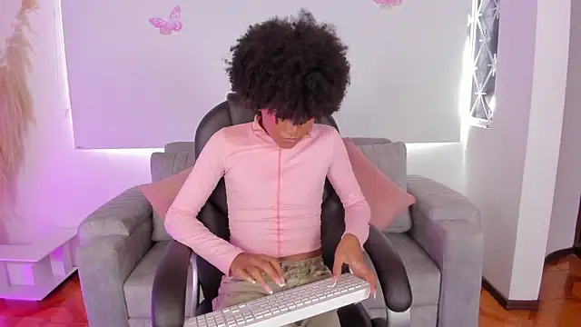 NaomiSaenz  online show from 28, 7, 2026