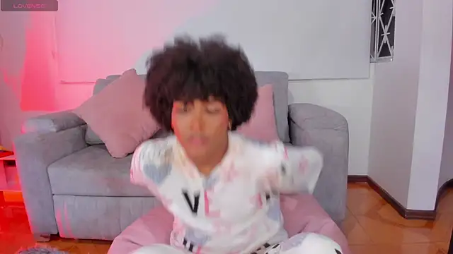 NaomiSaenz  online show from 17, 7, 2026