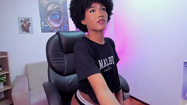 NaomiSaenz  online show from 18, 5, 2026