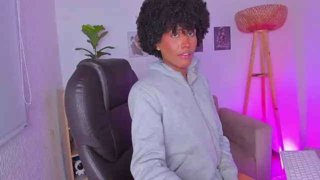 NaomiSaenz  online show from 30, 6, 2026