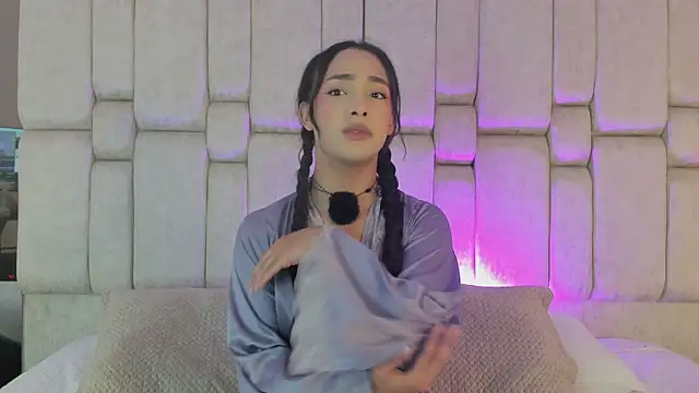 AriBloom7 online show from 24, 6, 2026