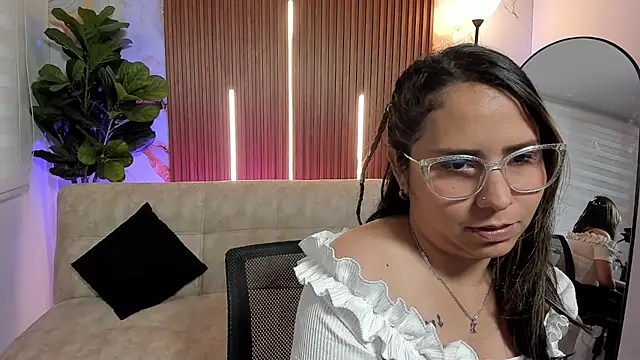 Sharon rhodes  online show from 26, 4, 2026