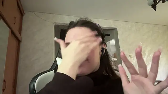 LeslySerna online show from 24, 4, 2026