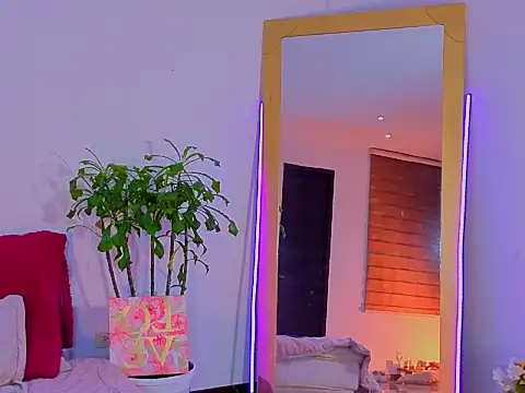 Lovelymoon  online show from 10, 6, 2026