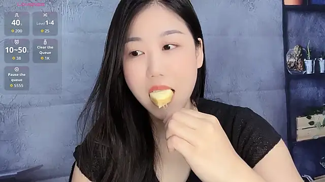 F-Yuwei online show from 30, 4, 2026