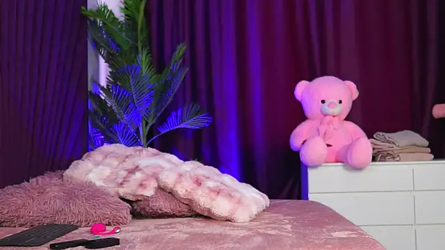 isLucyCherry online show from 24, 5, 2026