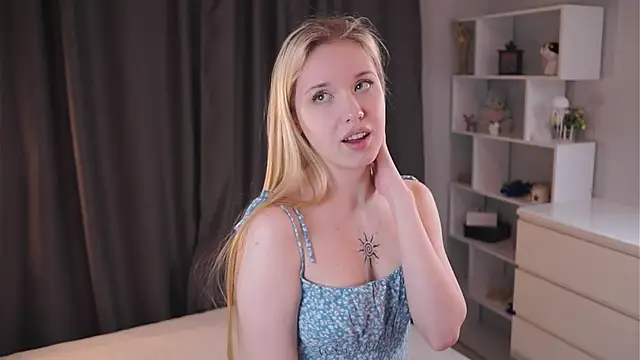 Sweet Love Lily online show from 28, 4, 2026