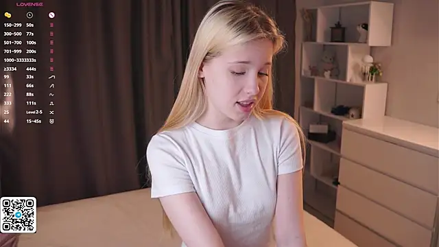 Sweet Love Lily online show from 13, 5, 2026