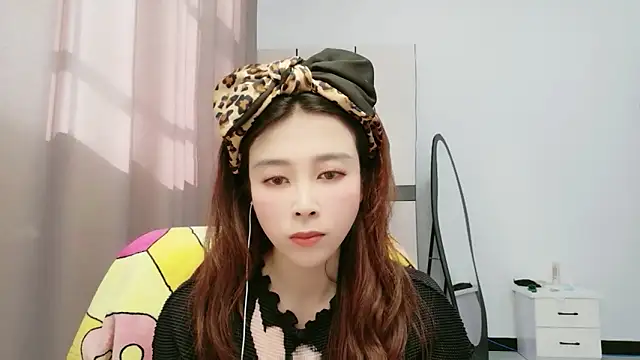 xiaoxiaohong030 online show from 7, 6, 2026