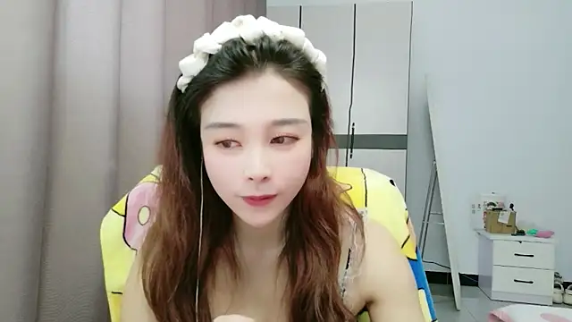 xiaoxiaohong030 online show from 11, 6, 2026