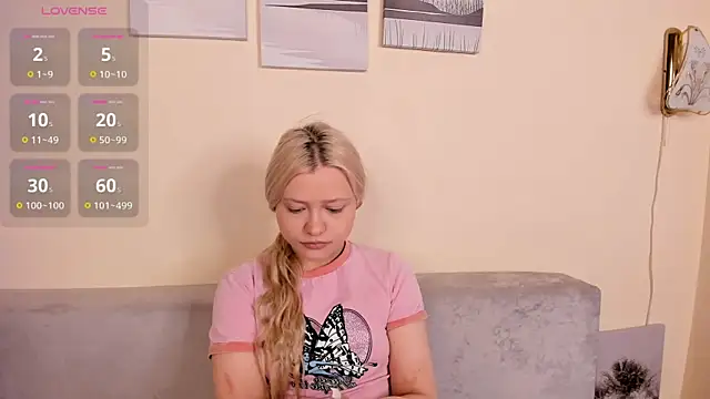 Snapshot of MidnightPoise chatting on 24, 7, 2026 MidnightPoise online show from 24, 7, 2026