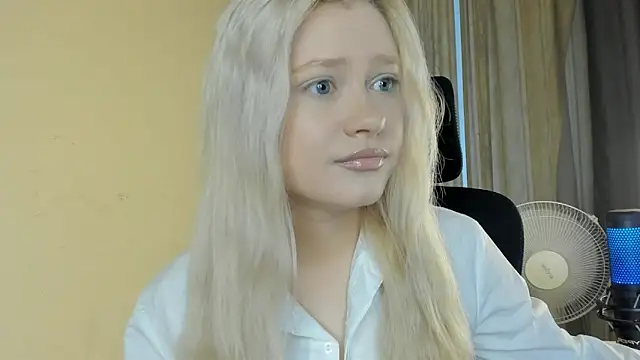 Snapshot of MidnightPoise chatting on 16, 6, 2026 MidnightPoise online show from 16, 6, 2026