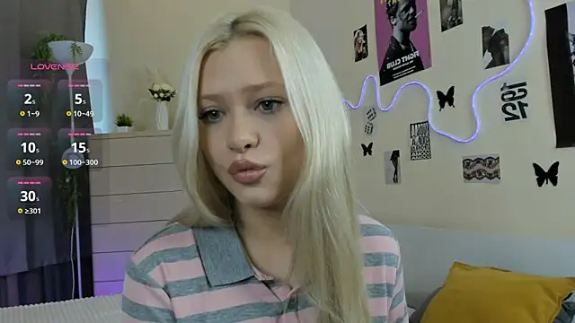 Snapshot of MidnightPoise chatting on 11, 7, 2026 MidnightPoise online show from 11, 7, 2026