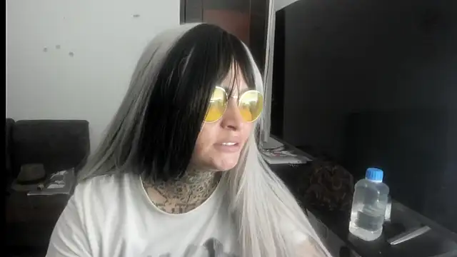 romina23 online show from 19, 5, 2026