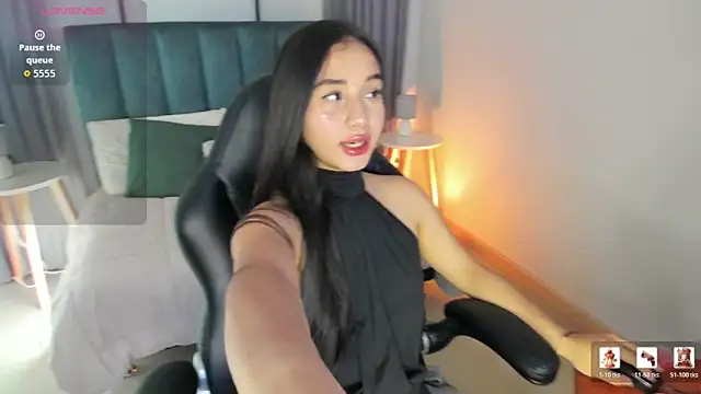 Snapshot of megann_blaze chatting on 5, 6, 2026 megann blaze online show from 5, 6, 2026