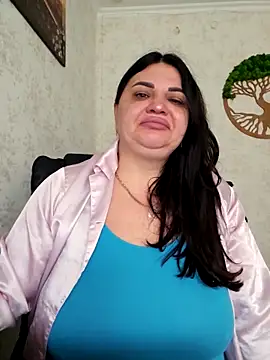 -CUTE-EVVIL- online show from 4, 5, 2026