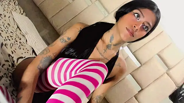 Snapshot of angel_dolltsx chatting on 13, 7, 2026 angel dolltsx online show from 13, 7, 2026