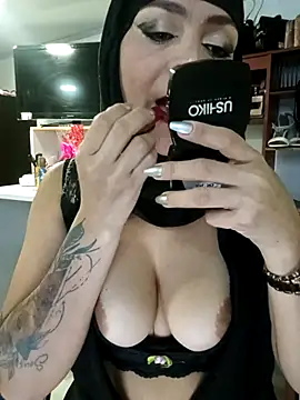 Snapshot of nadia__abaud chatting on 26, 10, 2025 nadia abaud online show from 26, 10, 2025