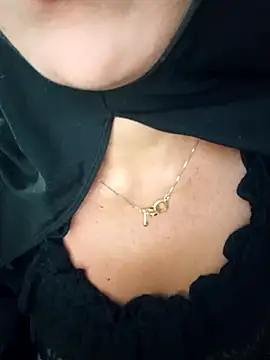 Snapshot of nadia__abaud chatting on 12, 3, 2025 nadia abaud online show from 12, 3, 2025