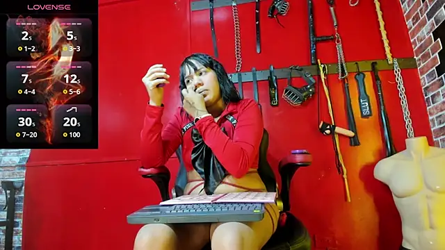 Snapshot of Dominatriz_Arlette chatting on 13, 5, 2026 Dominatriz Arlette online show from 13, 5, 2026