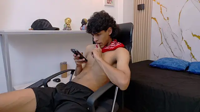 Zayn Fox32 online show from 24, 6, 2026