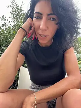 Snapshot of Yasmiinee chatting on 30, 5, 2026 Yasmiinee online show from 30, 5, 2026