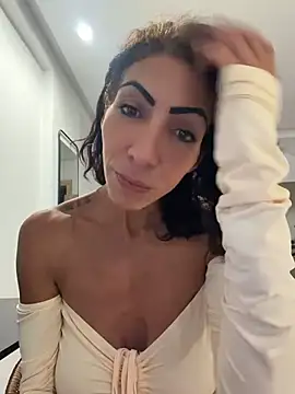 Yasmiinee online show from 20, 6, 2026