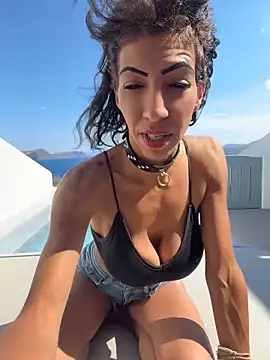 Yasmiinee online show from 18, 6, 2026