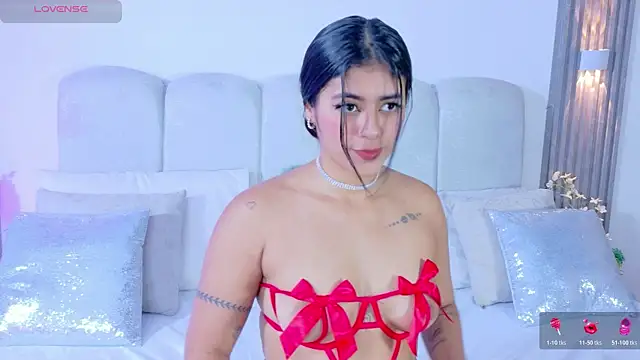 AbrilCollins online show from 27, 7, 2026