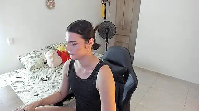  shantallskinny  online show from 25, 5, 2026