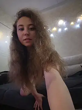 -NicoleSmith- online show from 7, 5, 2026